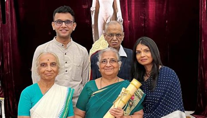 Akshata Murthy mother Sudha Murthy