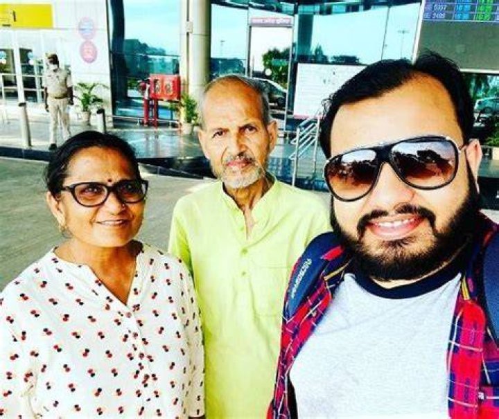 Alakh Pandey father and mother