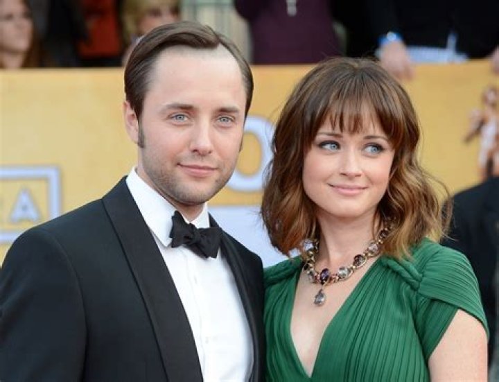 alexis bledel and vincent kartheiser alexis bledel and vincent kartheiser