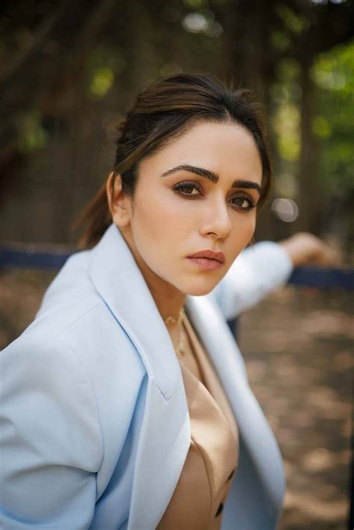 Amruta Khanvilkar is a traveler
