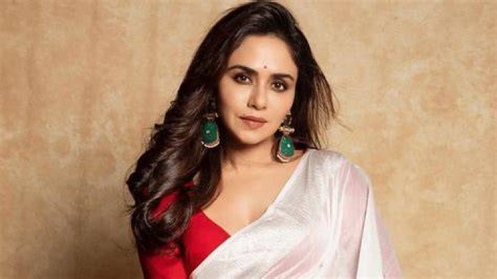 Amruta Khanvilkar net worth