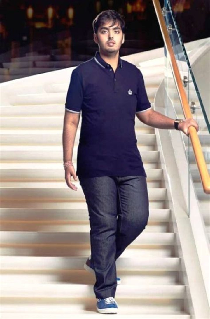 Anmol Ambani height