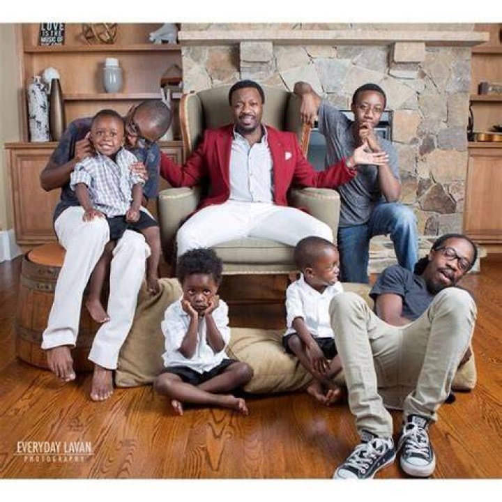 Anthony Hamilton with his family