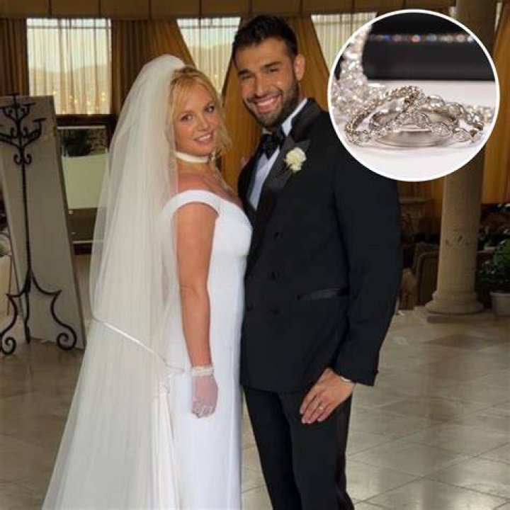 Britney Spears’ Diamond Wedding Ring Is Worth a Fortune! See How Much it Cost