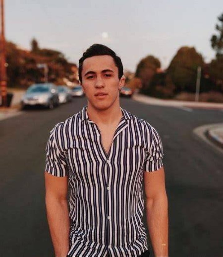 Chris Olsen [TikTok Star] Wiki & Bio