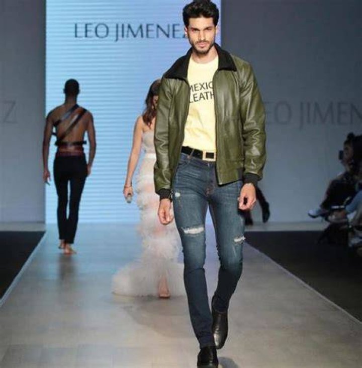 Diego Garcy is doing a ramp walk at the event of Leo Jimenez