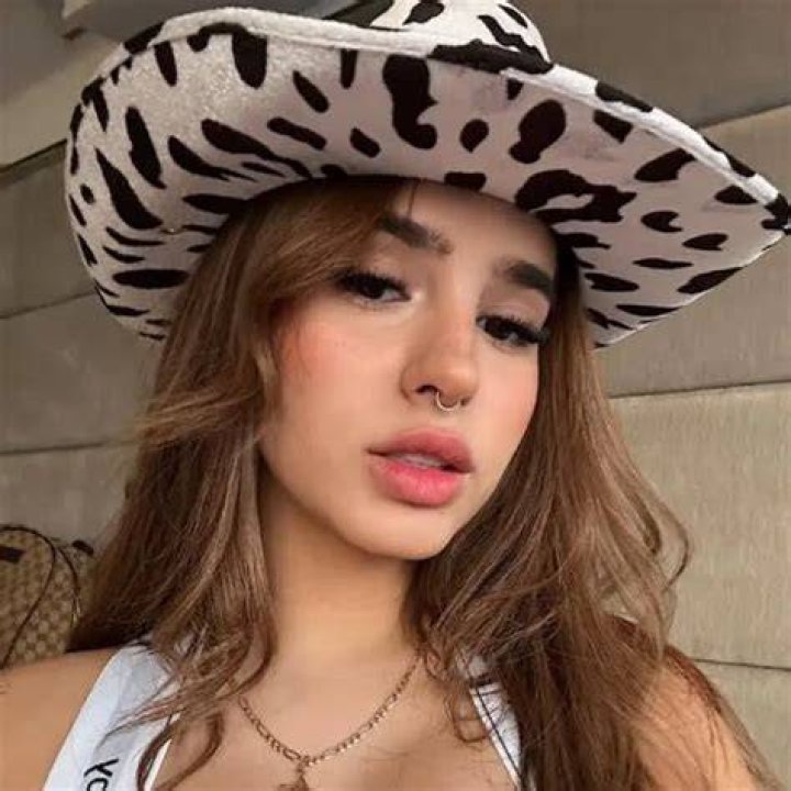 Domelipa wants to build her own dance academy
