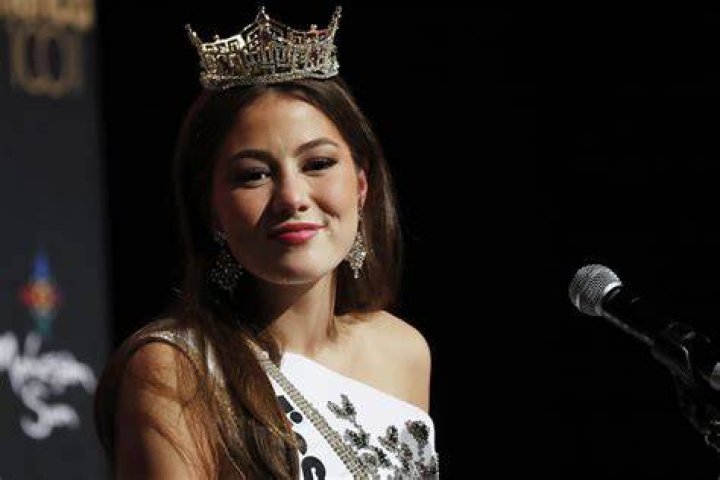 Emma Broyles is the winner of Miss Alaska beauty pageant