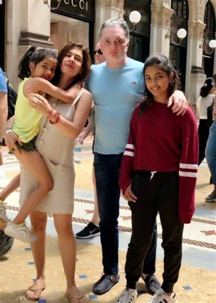 Gautam Singhania Spouse, Daughters