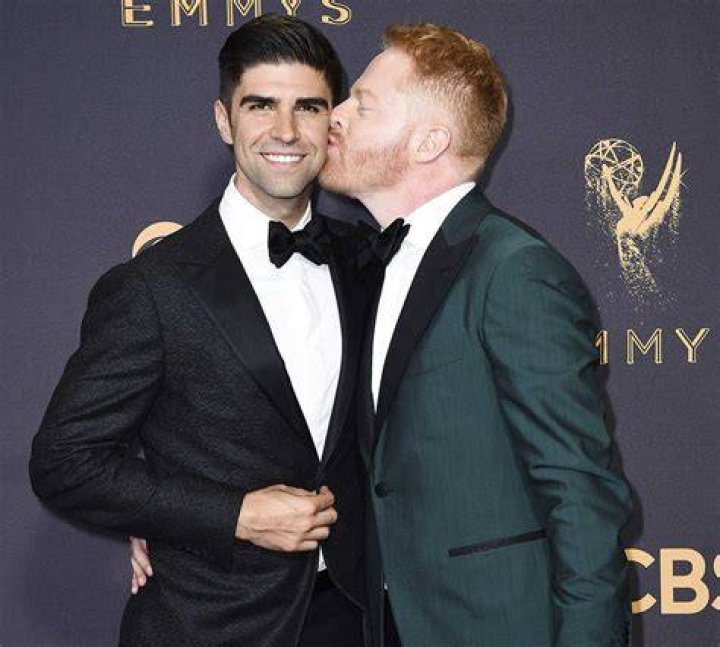 Height of Jesse Tyler Ferguson