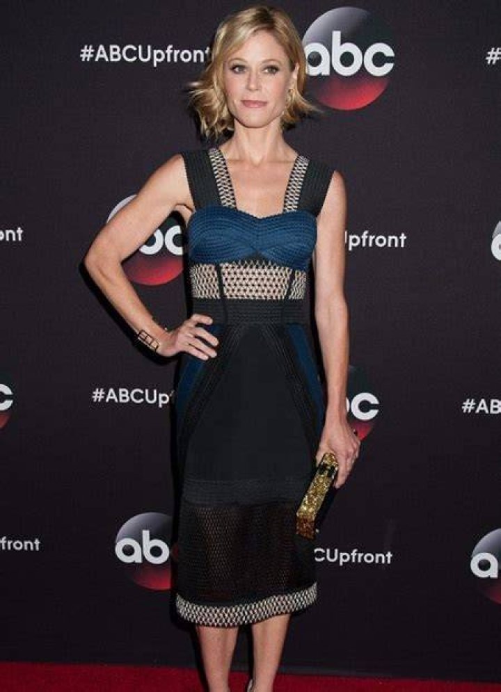 Height of Julie Bowen