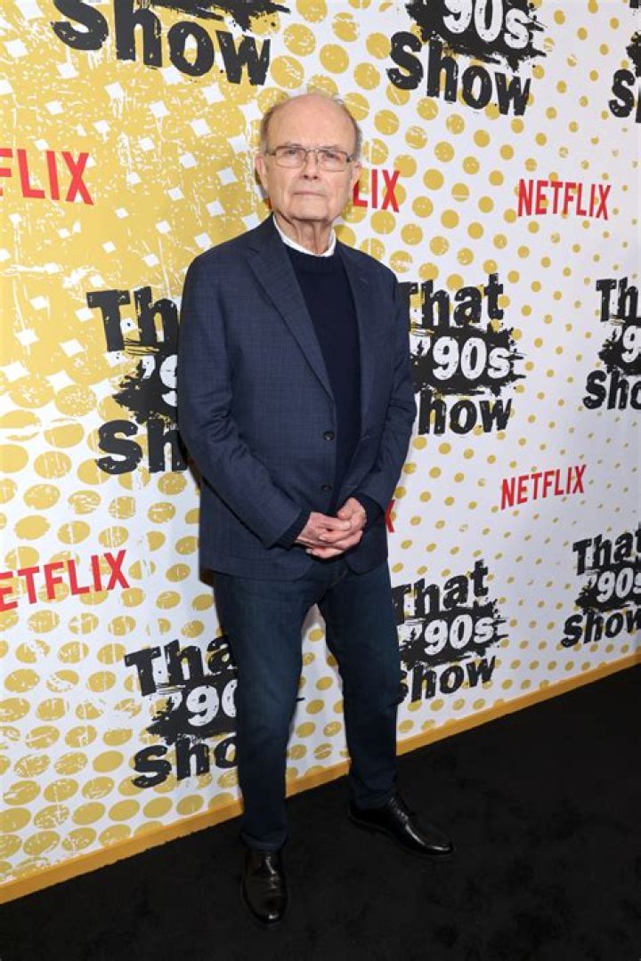 Height of Kurtwood Smith