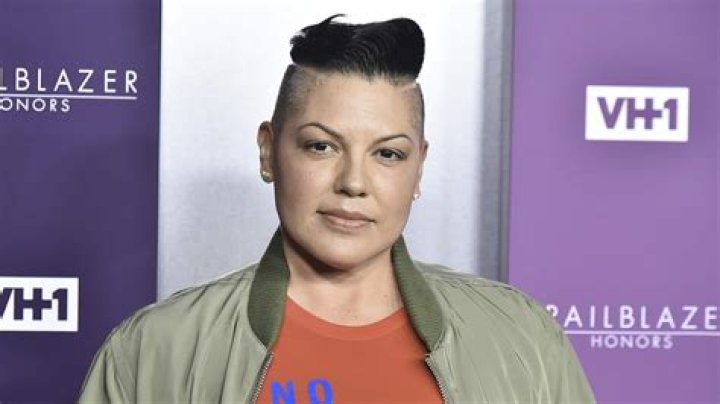 Height of Sara Ramirez