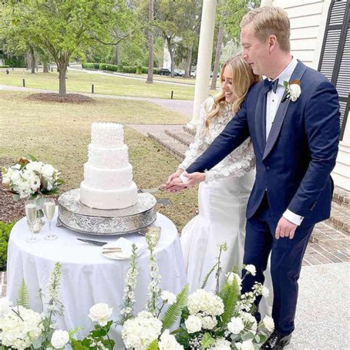 Hillary Vaughn wedding image