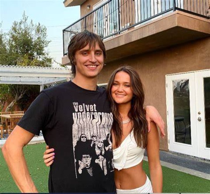 How did Danny Mullen and Mia Gibbs meet