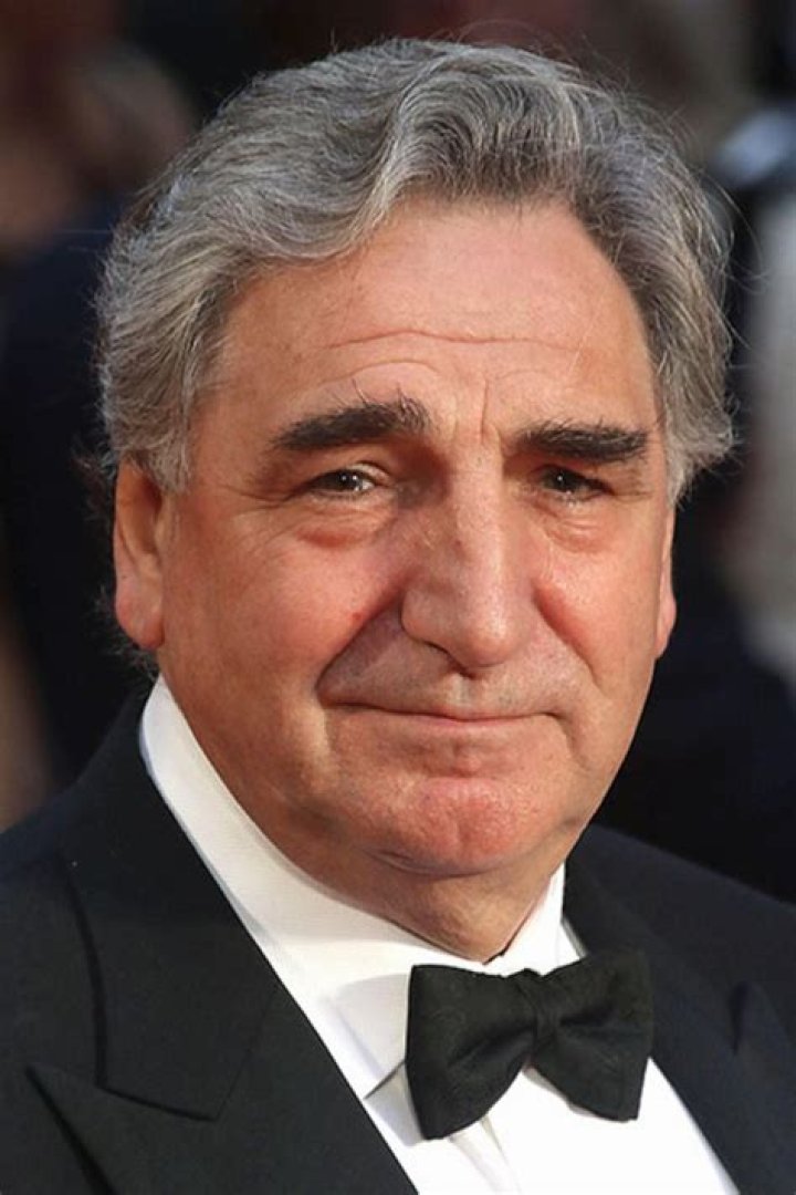 How tall is Jim Carter