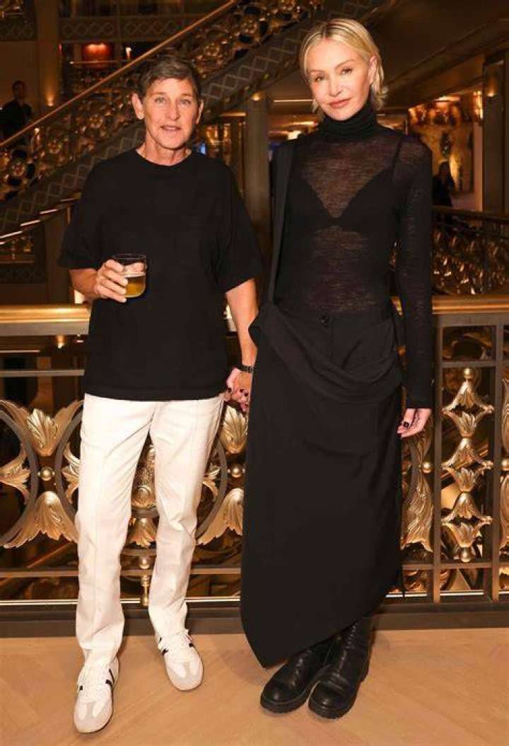 How tall is Portia De Rossi
