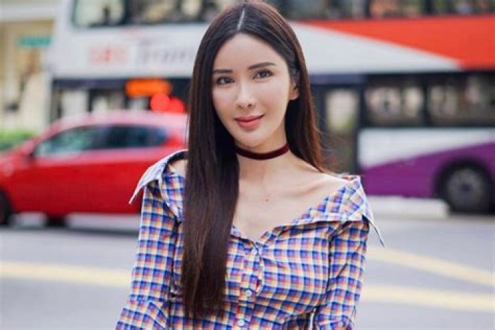 Jamie Chua height