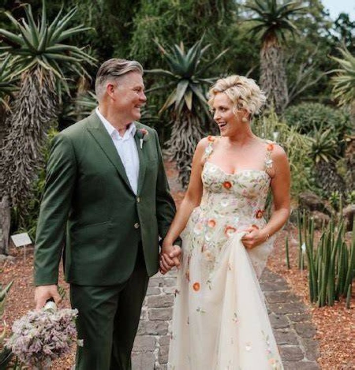 Jamie Yuccas with her husband
