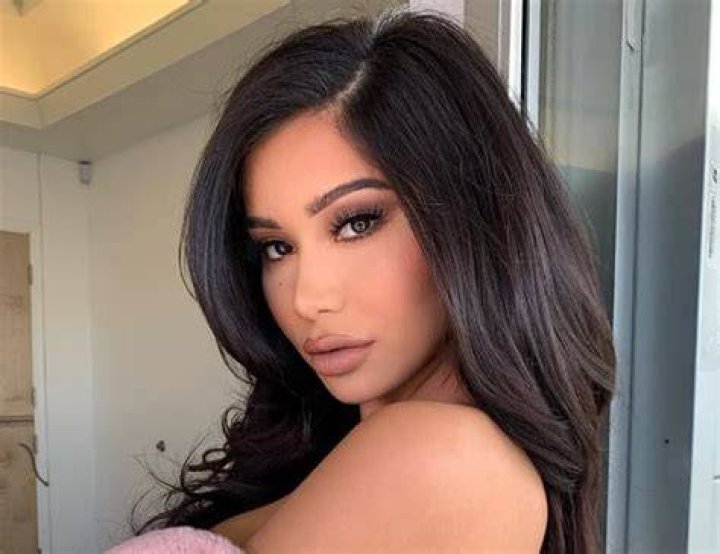 Janet Guzman height