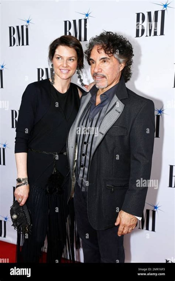 John Oates Spouse Aimee Oates and Son