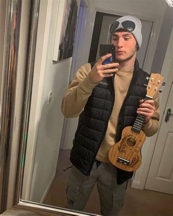 Josh Manifold is a live streaming content creator on his Twitch account