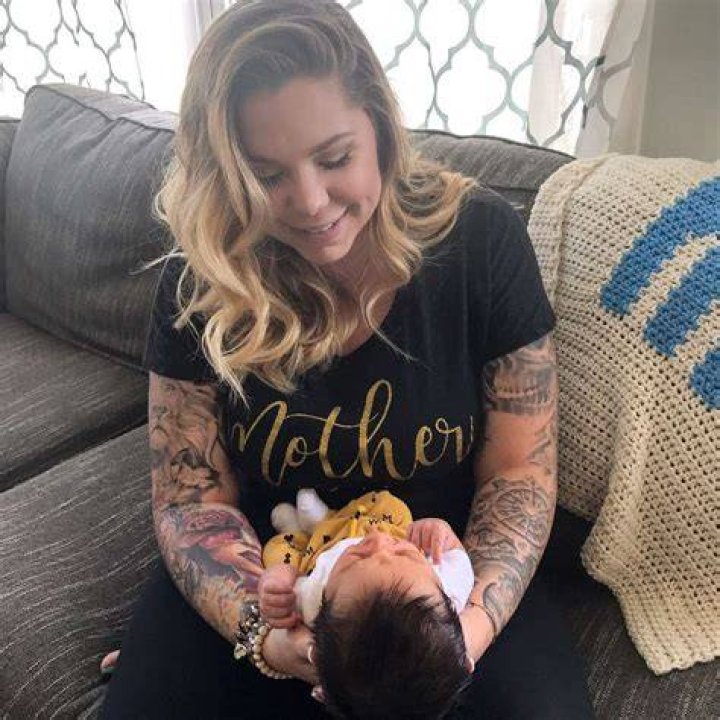 Kailyn lowry marroquin breastfeeding nursing