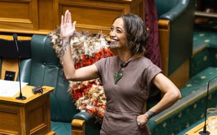 Oriini Kaipara is the first primetime news bulletin anchor with Māori face tattoo
