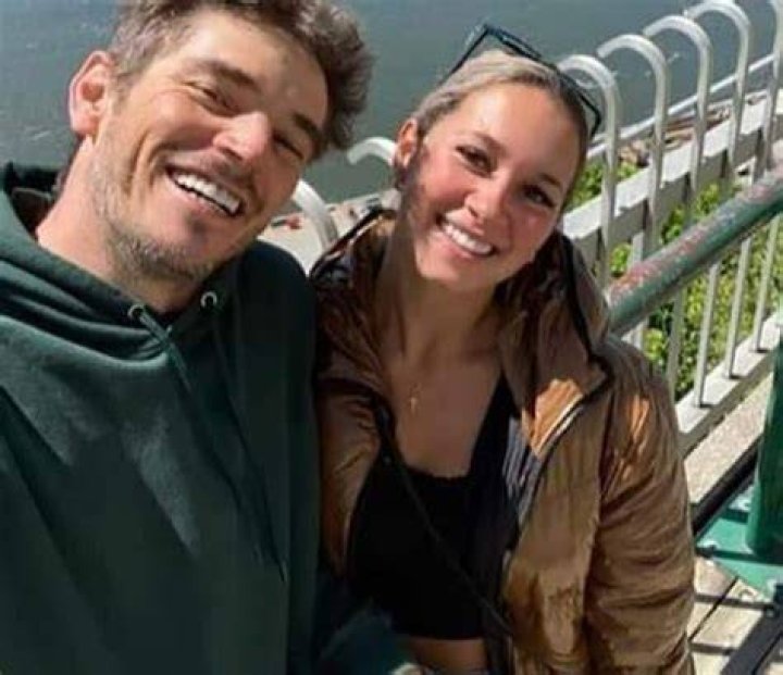 Penelope Cordeau is dating Sébastien Delorme