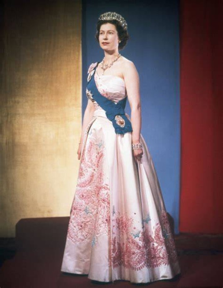 Queen Elizabeth II Pictures With Her Corgis