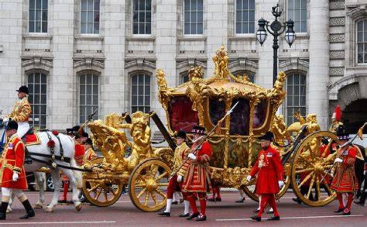 Queen Elizabeth Ii Royal Carriage
