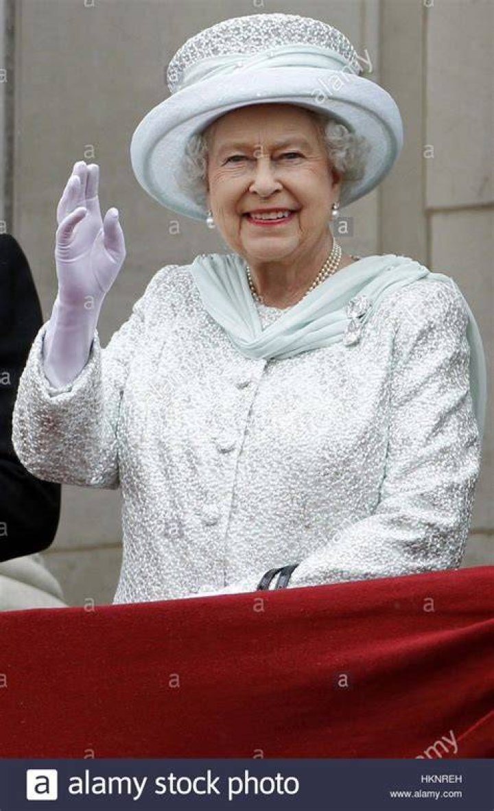 Queen Elizabeth Ii Waving