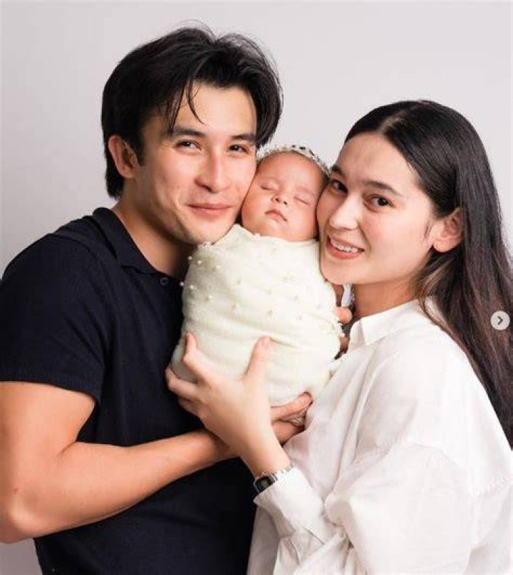Rob Gomez with his patner Shaila Rebortera and daughter Amelia