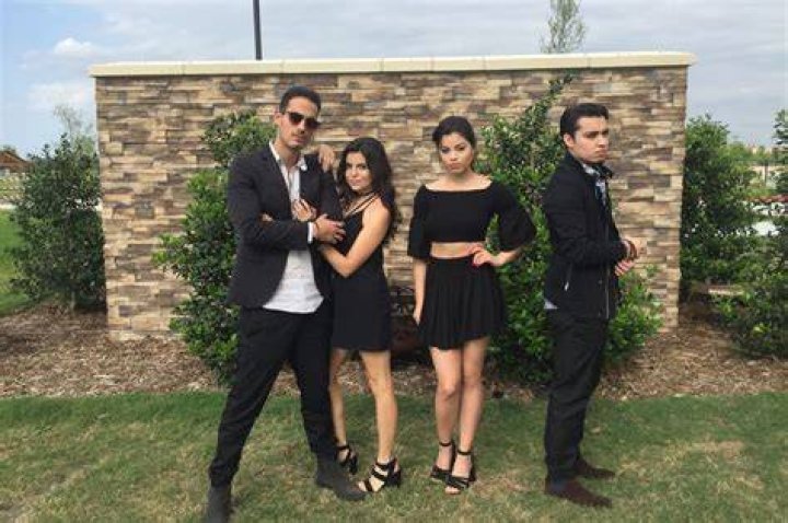 Sandy Valles' estimated Instagram earning