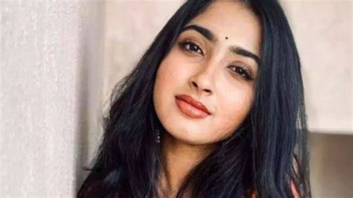 Sanya Iyer height