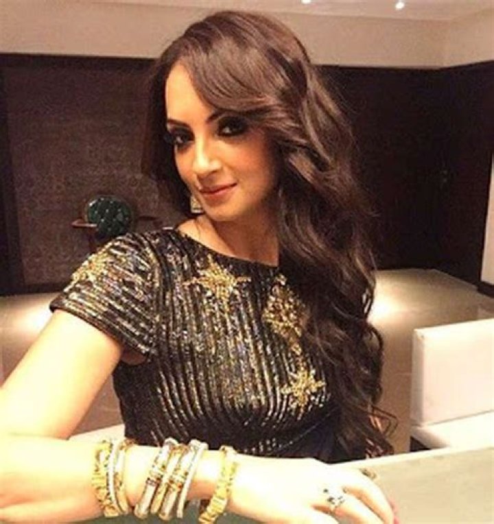 Seema Sachdev Khan height