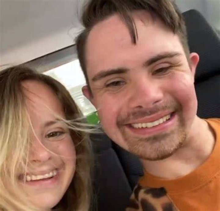 Sofia Jirau clicked a selfie with her boyfriend Chris