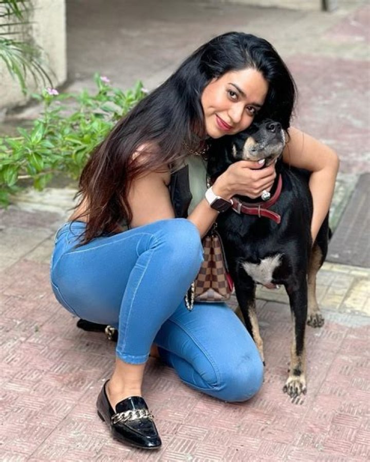 Soundarya Sharma has a pet dog