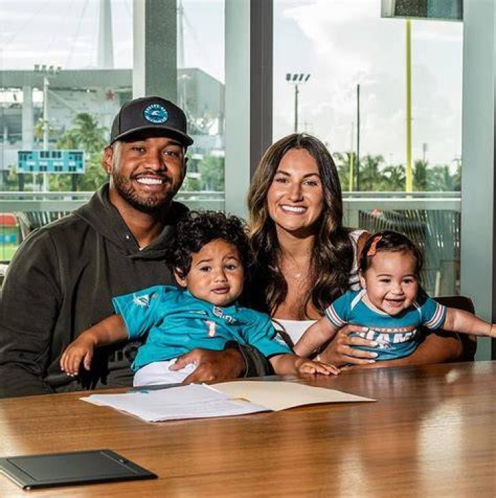 Tua with his family