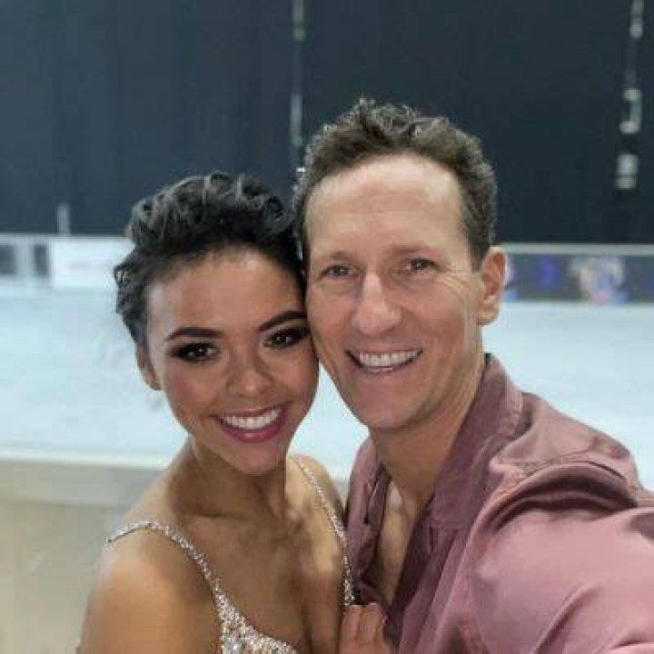Vanessa Bauer Age, Birthday & Zodiac Sign