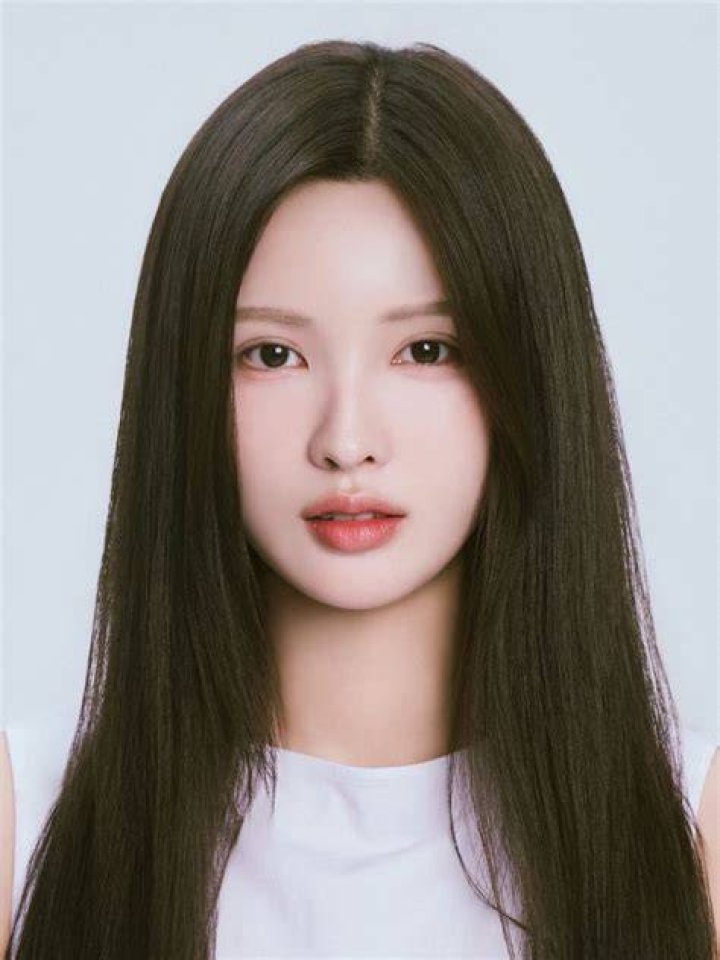 Won Jeong performed live at stage