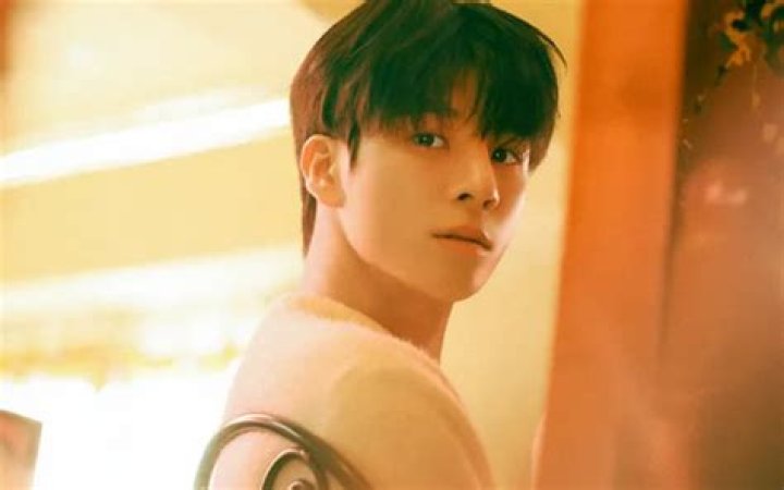 Won Jeong with his best friend