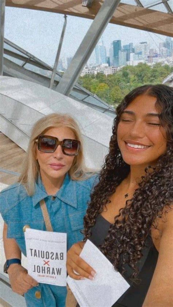 Young Dior with her mom